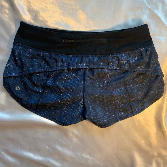 Lululemon Speed Up Shorts Low-Rise 2.5” - Picture 2 of 2